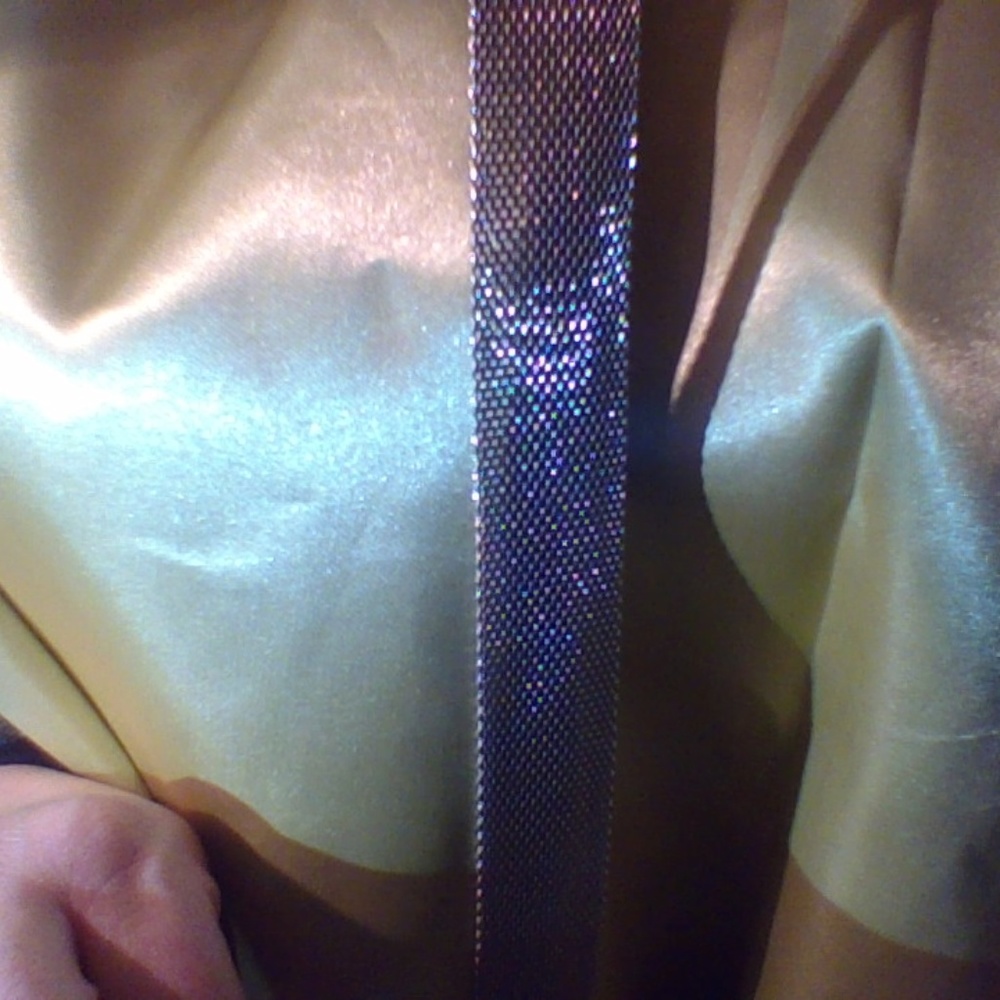 Guess - Picture 4 of 5